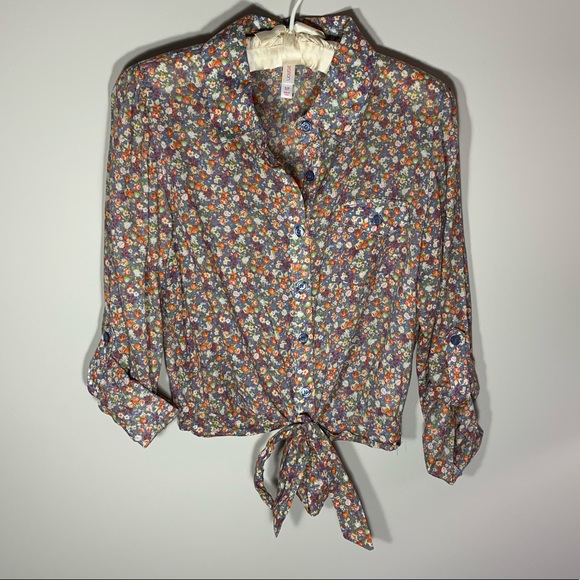 Floral button up front tie crop top - Picture 5 of 7
